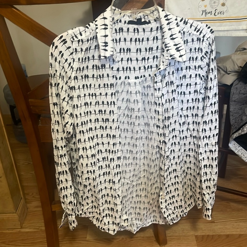 Woman’s like new button down blouse
